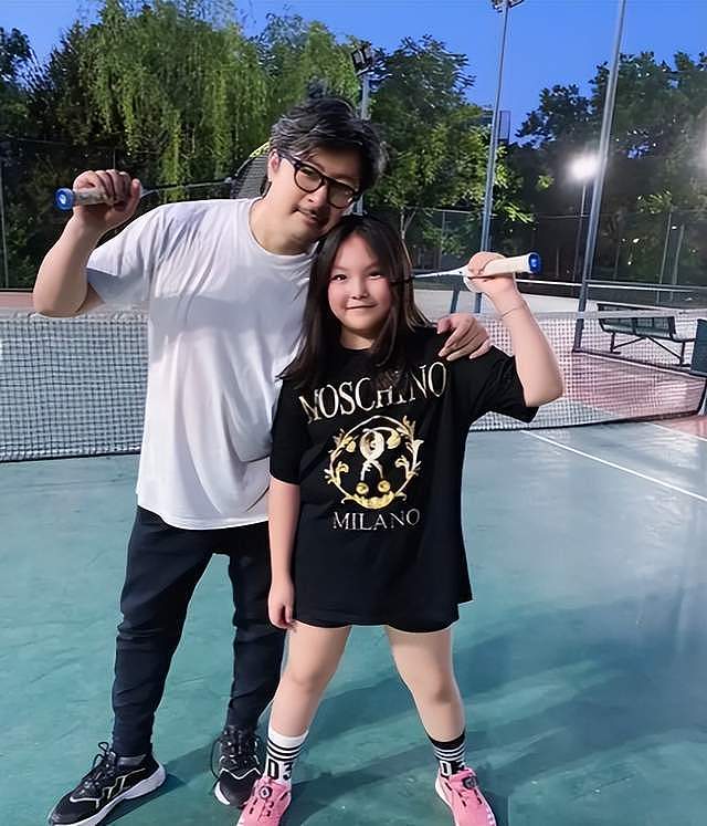 李湘王岳伦一起回国，拎4万手提包，全身照吓到网友：像座山雕（组图） - 23