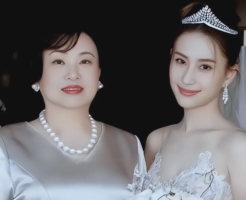 何超莲不再隐瞒，终于坦言，为何与窦骁结婚两年，没有孩子的缘由（组图） - 19