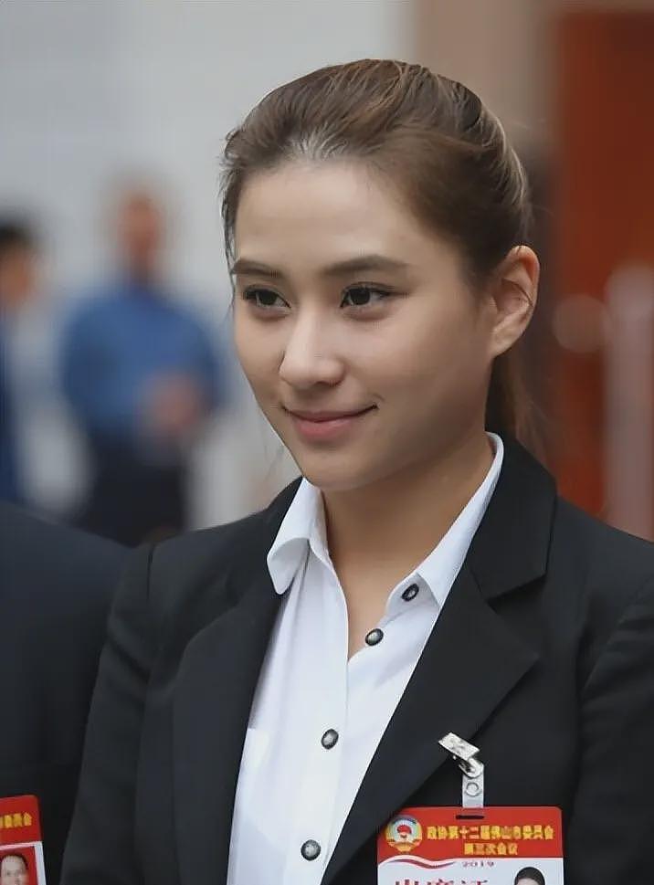 何超莲不再隐瞒，终于坦言，为何与窦骁结婚两年，没有孩子的缘由（组图） - 20