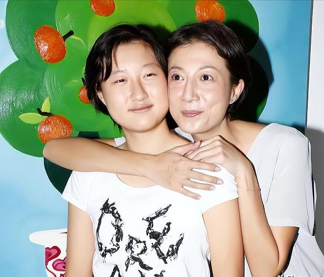 成龙筹备新剧，女儿却远走他乡，父女俩15年未见，生活的怎么样？（组图） - 16