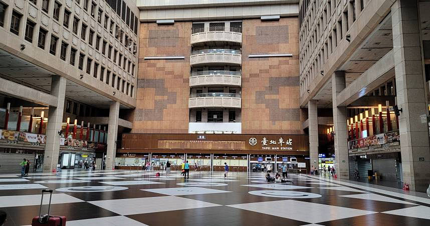北车性侵案女网友自称目睹全程,还原现场喊怕受伤…网友不挺(图) - 1