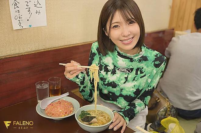 【美女】G杯蓝衣战神，笑容甜美，身材无敌，看了简直停不下来（组图） - 22