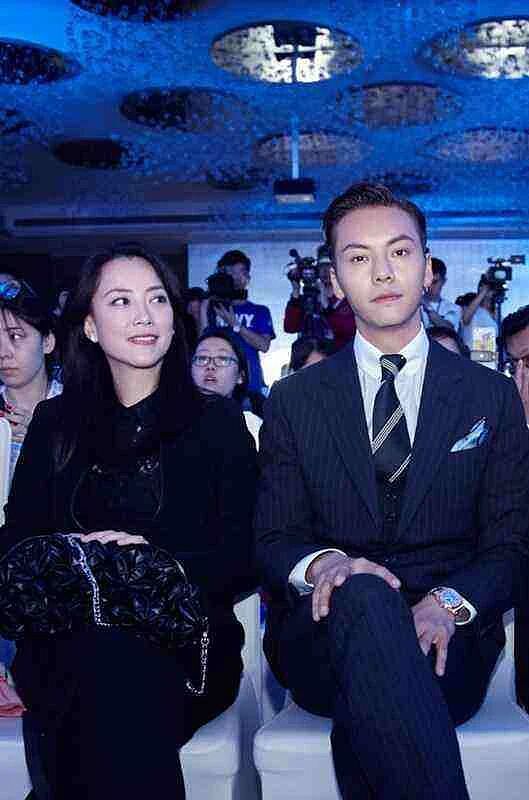 陪伴谢霆锋23年,39岁未婚生女:巨星背后的女人,有股很劲儿(组图) - 26