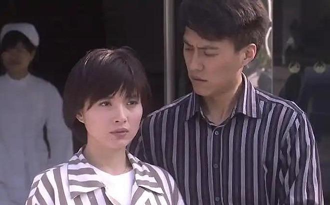 她26岁成双料影后，二婚嫁靳东高龄生下两子，今48岁美得自信从容（组图） - 21