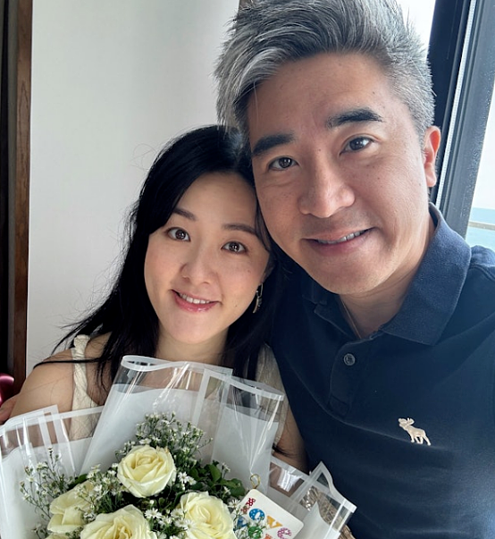 小三转正1周年！成功上位在瑞士求婚，曾被男友街头摸内衣亲热？（组图） - 11