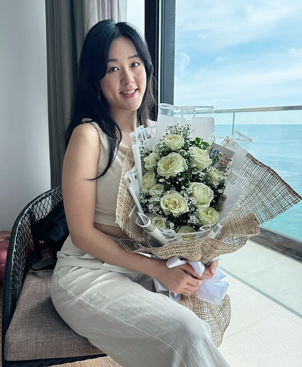 小三转正1周年！成功上位在瑞士求婚，曾被男友街头摸内衣亲热？（组图） - 12