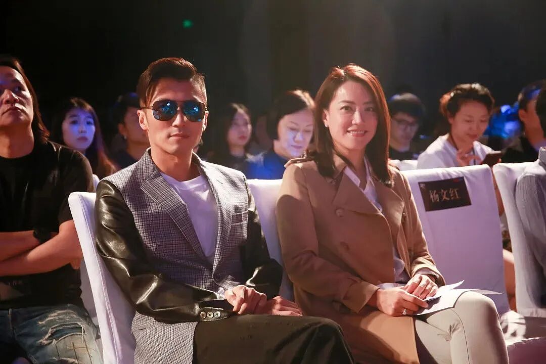 陪伴谢霆锋23年,39岁未婚生女:巨星背后的女人,有股很劲儿(组图) - 51