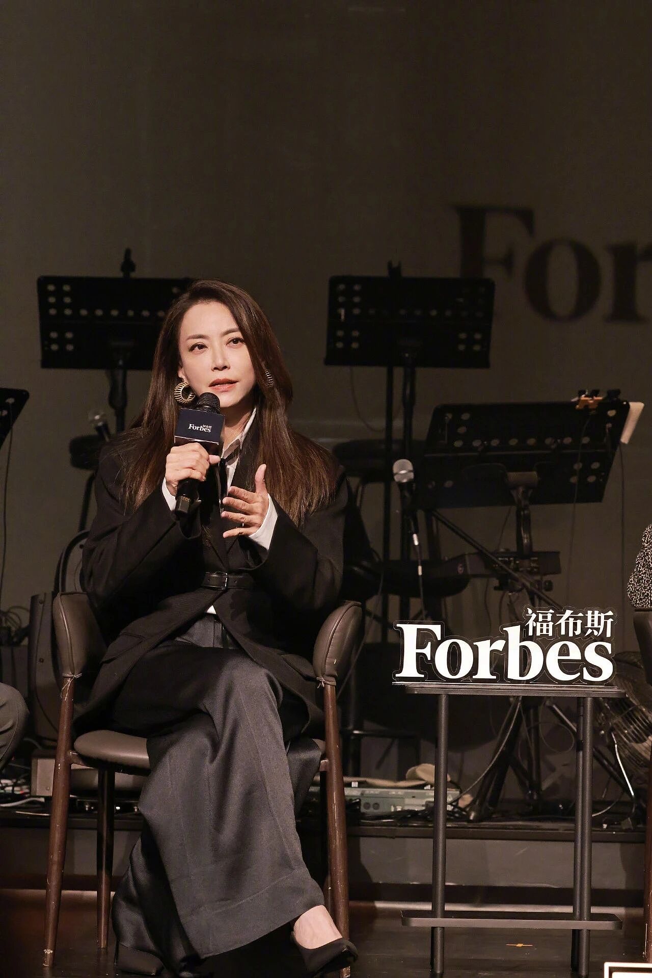 陪伴谢霆锋23年,39岁未婚生女:巨星背后的女人,有股很劲儿(组图) - 48