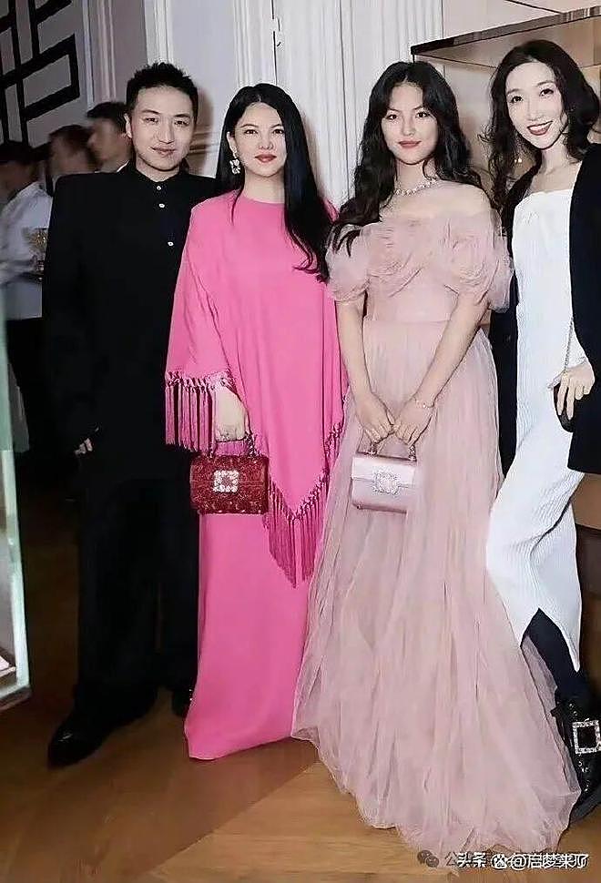 真破防了！200斤李湘近照刷屏：颤抖的肥肉，彻底失控！让全网中年人集体沉默（组图） - 4