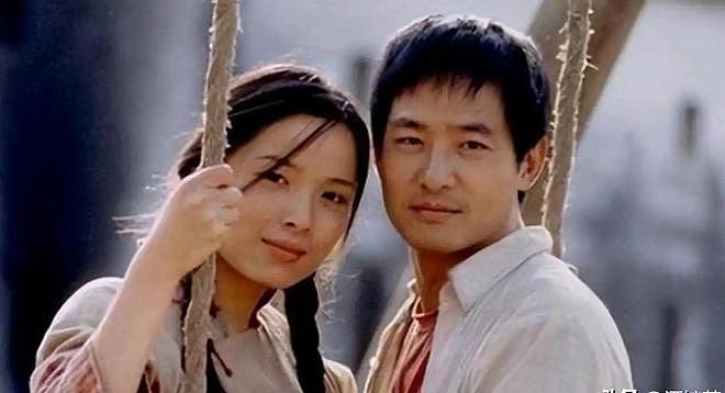 她26岁成双料影后，二婚嫁靳东高龄生下两子，今48岁美得自信从容（组图） - 13