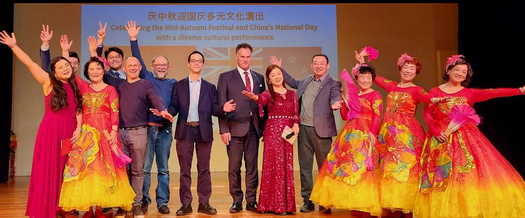 华人突然当选新西兰市议员！背景被扒：“怀疑他是间谍”！拉票方式被举报（组图） - 13