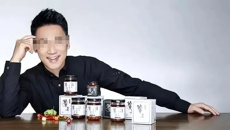 震惊!谢霆锋卖烤肠爆赚15亿,林依轮辣酱品牌估值超3.6亿!明星厨神人设才是顶级“吸金兽”?(组图) - 4