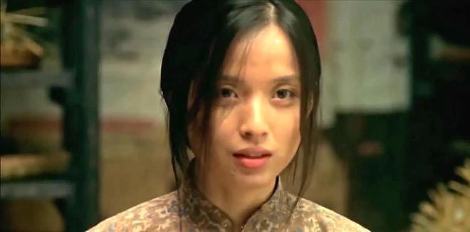 她26岁成双料影后，二婚嫁靳东高龄生下两子，今48岁美得自信从容（组图） - 14