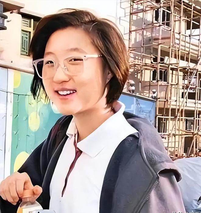 成龙筹备新剧，女儿却远走他乡，父女俩15年未见，生活的怎么样？（组图） - 10