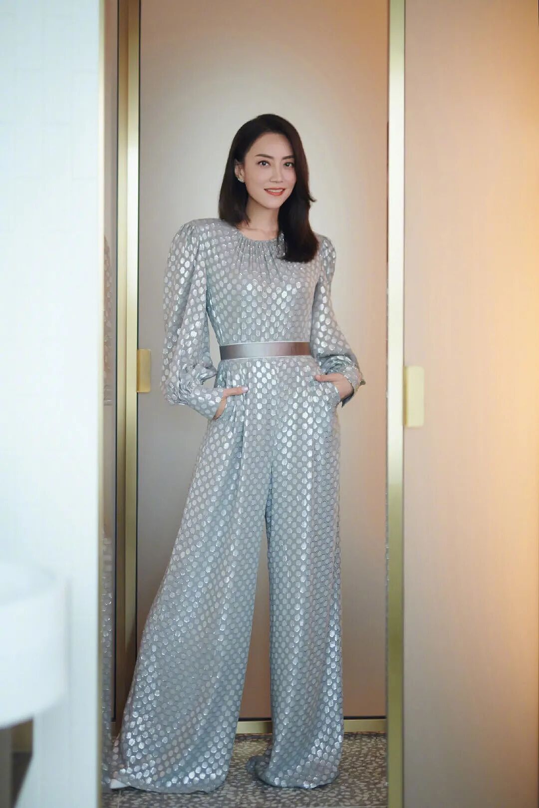 陪伴谢霆锋23年,39岁未婚生女:巨星背后的女人,有股很劲儿(组图) - 27