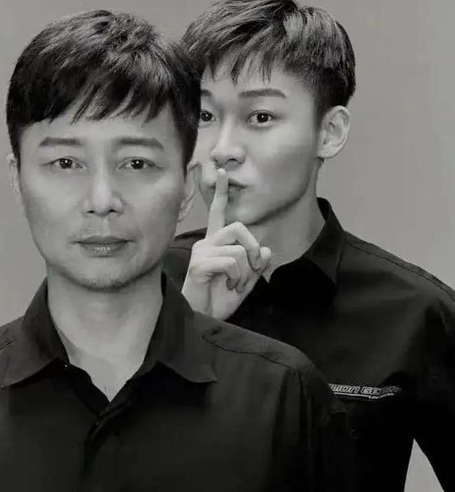 原来他们是爷俩，戏里戏外保持距离，冷漠父子藏实力！低调逆袭（组图） - 2