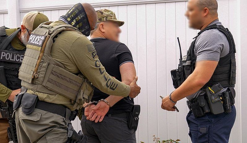 ICE执法逮捕120名持商用驾照移民,含12名中国公民(图) - 1