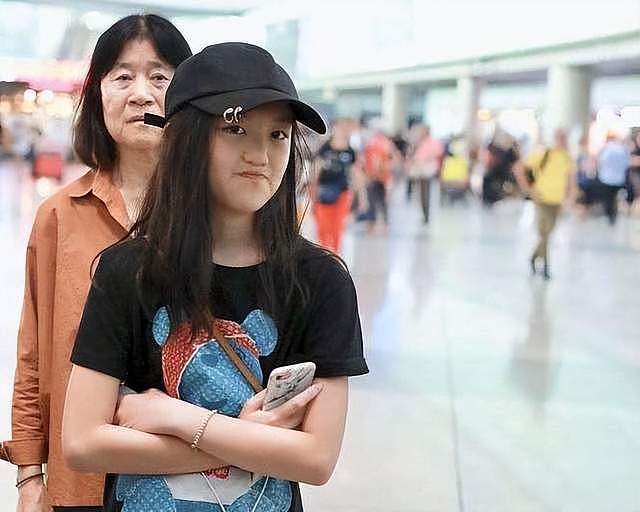 李亚鹏家庭情况曝光!父亲离世,母亲已81岁,哥哥因钱和他反目(组图) - 21