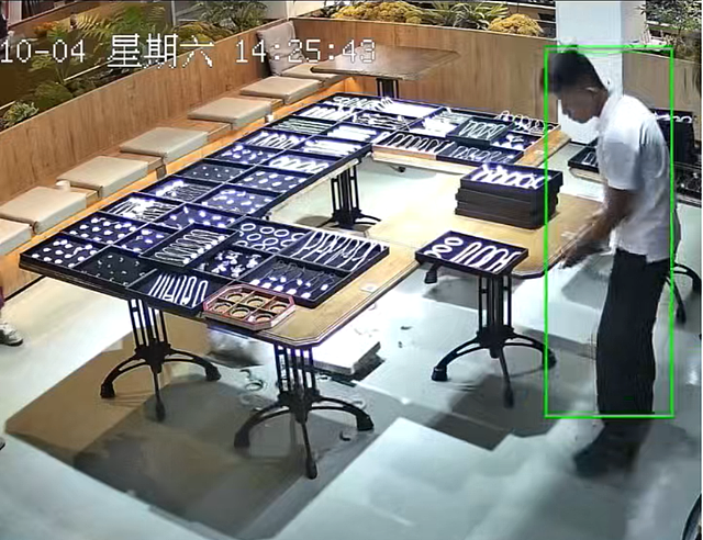 天塌了！100万玉镯碎了一地，店员、老板娘瞬间脸色煞白；知名男演员自责：我很内疚（视频/组图） - 1