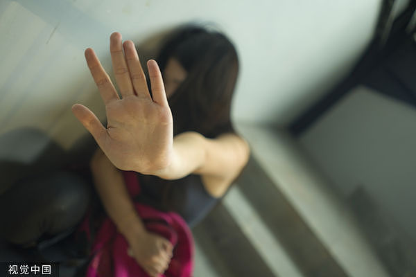 马来西亚15岁少女遭4男“集体性侵”不雅片疯传！地点包括教室（组图） - 1