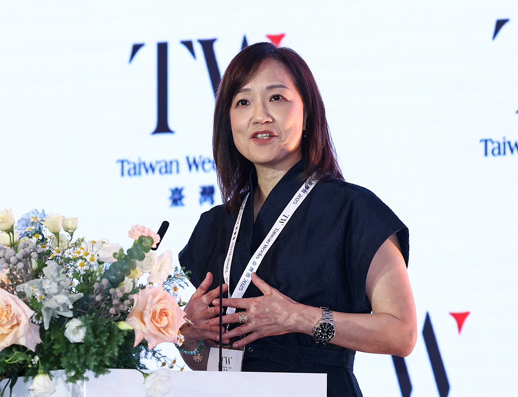 “外银最美CEO”竟是昔日玉女歌手，掌管全球12兆资产（组图） - 1