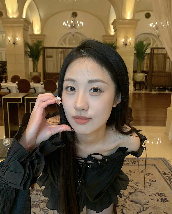 前女友曝19岁荣梓杉出轨打人，男方评论区沦陷，网友喊话道歉退圈（组图） - 4