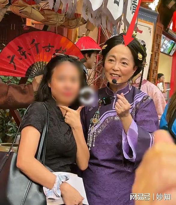 62岁“石榴姐”苑琼丹近况曝光，生图下人老皮松，木偶纹好抢镜（组图） - 13