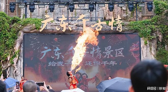 62岁“石榴姐”苑琼丹近况曝光，生图下人老皮松，木偶纹好抢镜（组图） - 9