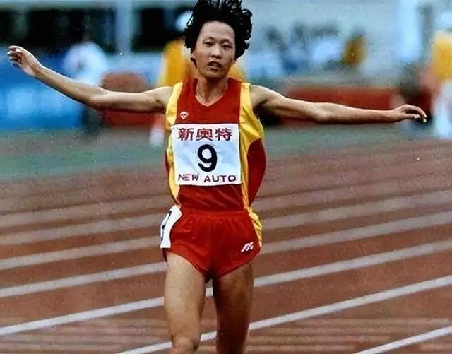 退役移居美国，三个孩子三个爹，52岁“东方神鹿”王军霞现状如何（组图） - 23