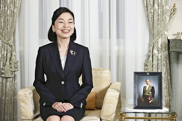 日本44岁未婚长公主单挑皇室，成功继承巨额家产和“王爷”封号！网友大赞：爱子当女天皇有戏了（组图） - 16
