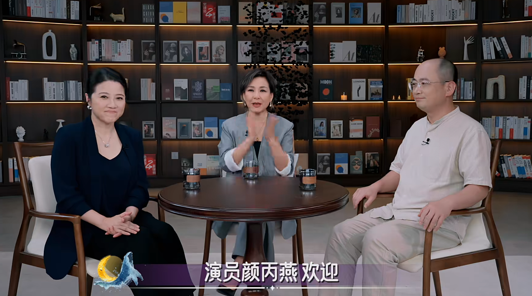 53岁女星自曝几个月没来月经，第一反应是怀孕！男友比她小20岁，两人曾被误以为母子（组图） - 1