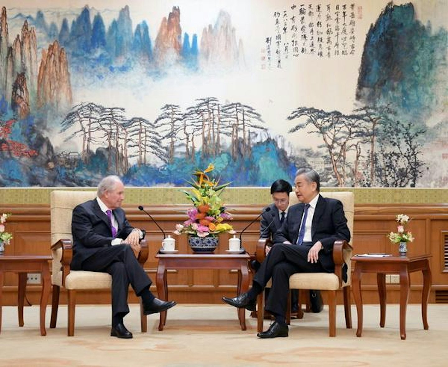 王毅:中美和平共处是底线,应开展沟通解决分歧(组图) - 2