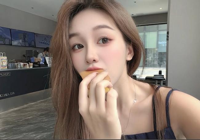 收到伪装成快递的炸弹包裹，中国美女主播被炸（组图） - 5