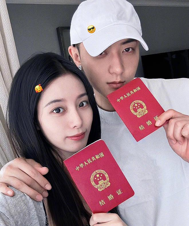 黄子韬大婚!徐艺洋戴500克拉婚戒,男方抛西兰花,喜婆婆太开心(组图) - 2