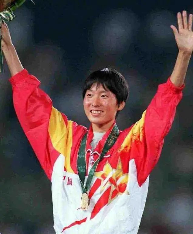 退役移居美国，三个孩子三个爹，52岁“东方神鹿”王军霞现状如何（组图） - 22