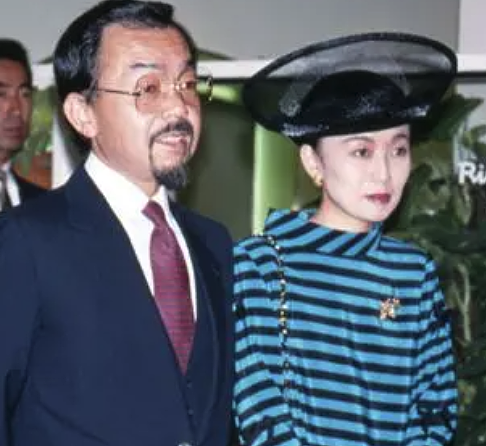 日本44岁未婚长公主单挑皇室，成功继承巨额家产和“王爷”封号！网友大赞：爱子当女天皇有戏了（组图） - 9