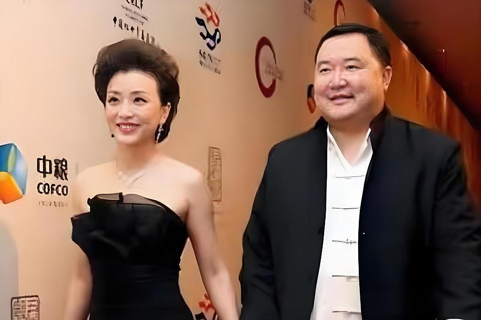 舍弃旧爱嫁百亿富豪,如今57岁直播卖网课,澜姐的“豪门梦”碎了一地?(组图) - 7