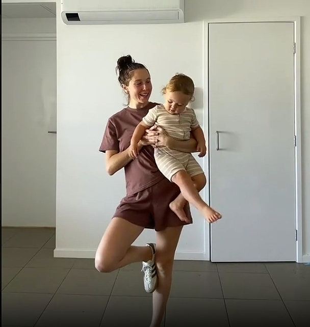 “Pro Max级巨婴”1岁半重15KG！有妈妈一半高，夸张到澳网民疑是AI图（组图） - 3