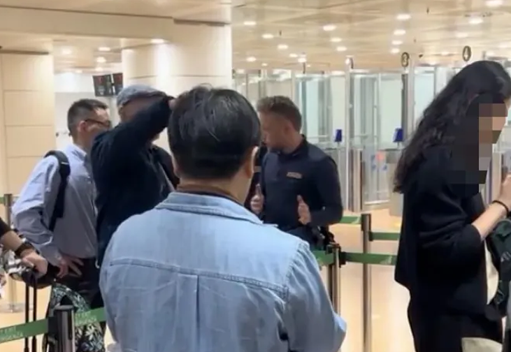 “把我们中国人不当人看” 华人大爷怒呛米兰机场，视频引热议（视频/组图） - 6