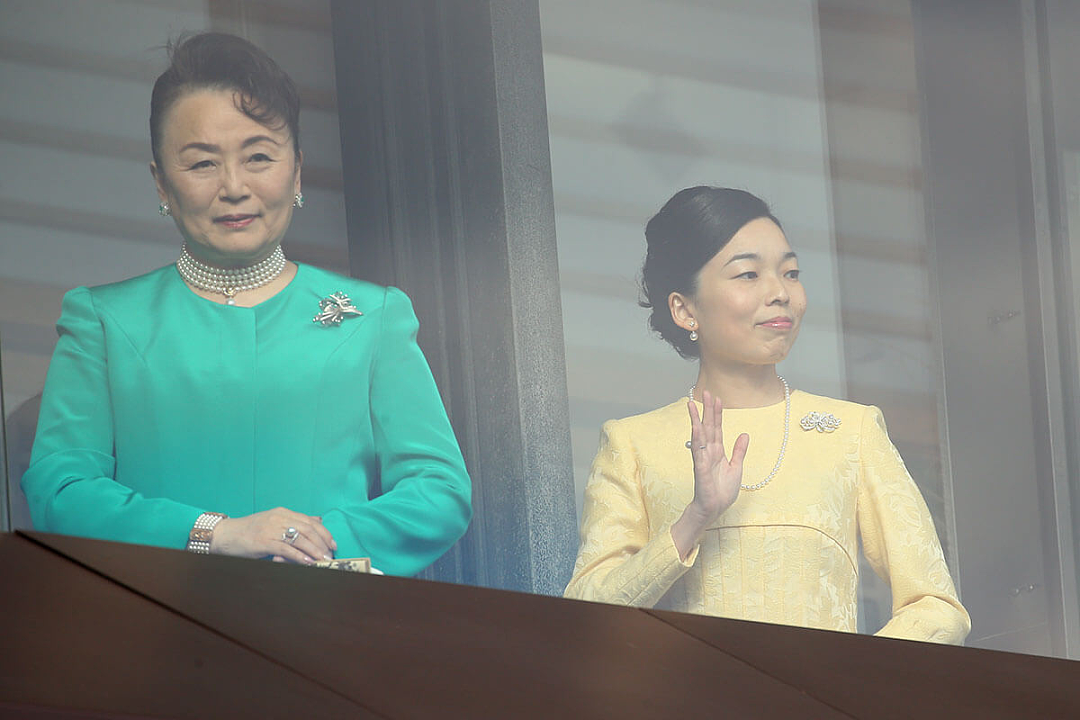 日本44岁未婚长公主单挑皇室，成功继承巨额家产和“王爷”封号！网友大赞：爱子当女天皇有戏了（组图） - 18