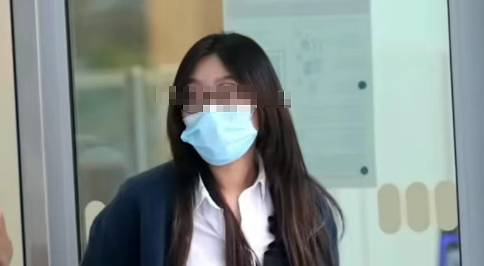 公开1166名同胞客户私人资料，或被取消PR遣返回中国！ 新加坡一银行职员泄密案更多细节曝光（组图） - 1