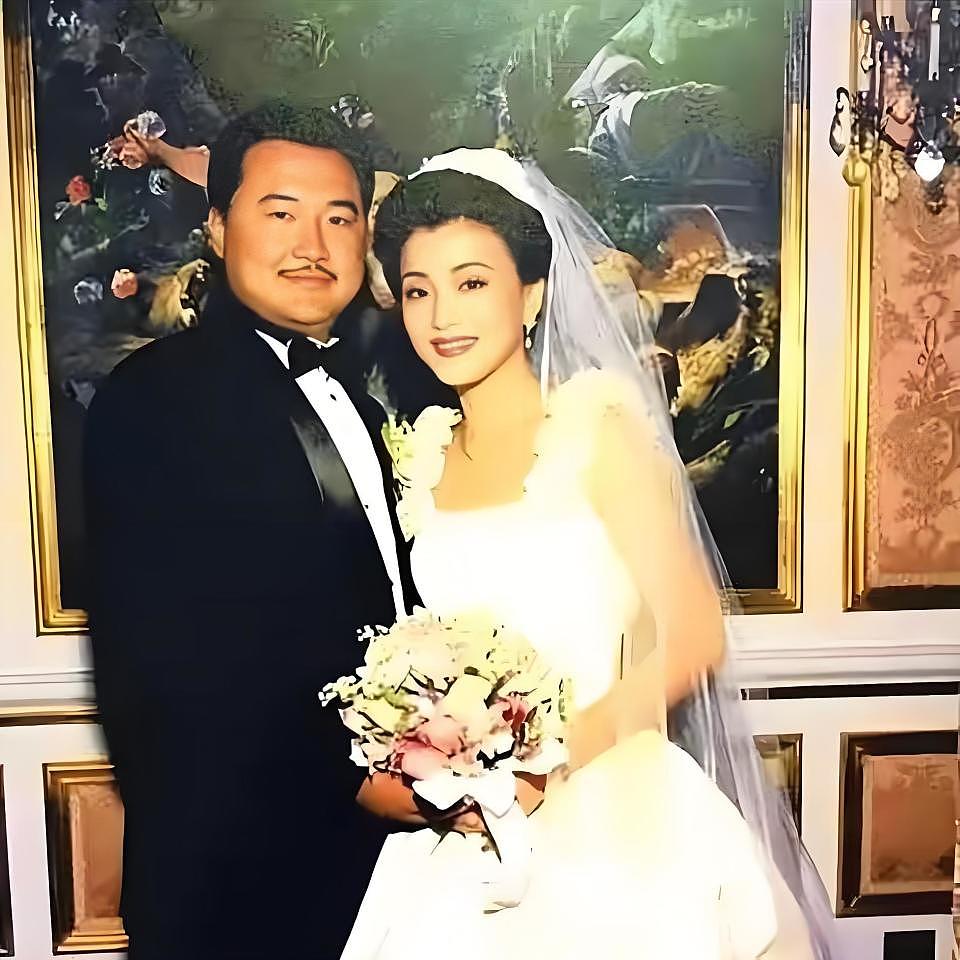 舍弃旧爱嫁百亿富豪,如今57岁直播卖网课,澜姐的“豪门梦”碎了一地?(组图) - 13