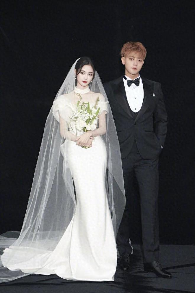 黄子韬大婚!徐艺洋戴500克拉婚戒,男方抛西兰花,喜婆婆太开心(组图) - 1