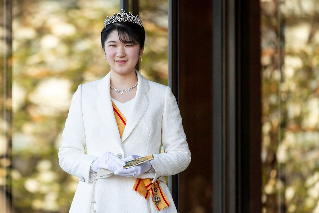 日本44岁未婚长公主单挑皇室，成功继承巨额家产和“王爷”封号！网友大赞：爱子当女天皇有戏了（组图） - 25