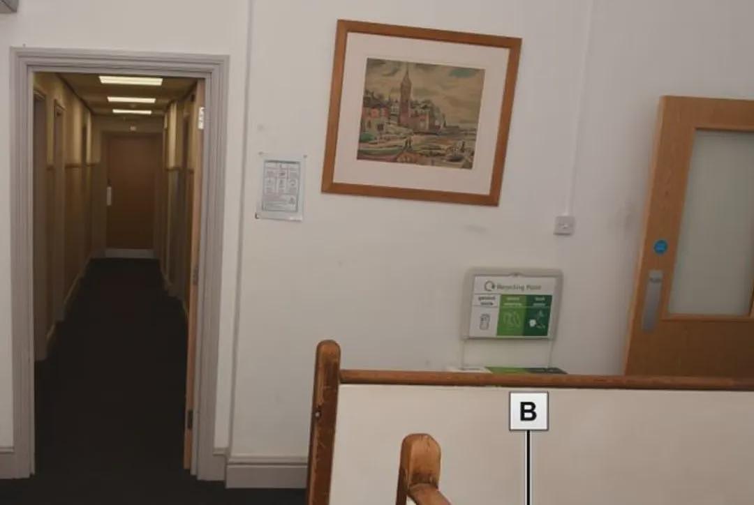 小留学生残忍谋杀同学,英国名校凶案震惊全国!警察:他用锤子砸碎了舍友的头骨(组图) - 10