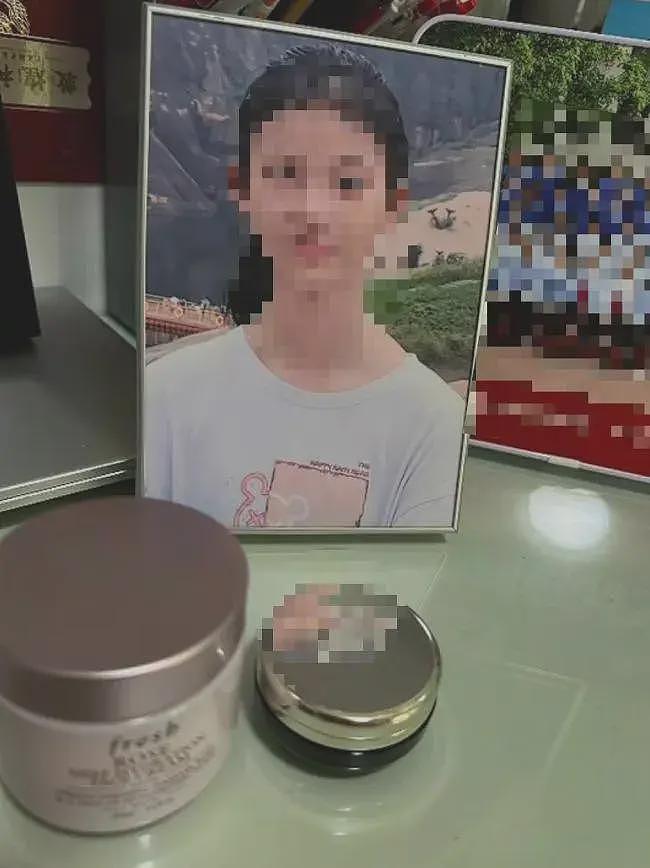 深圳男生刺死同班女生后续：听到死刑诉求下跪求饶，承认杀人动机（组图） - 1
