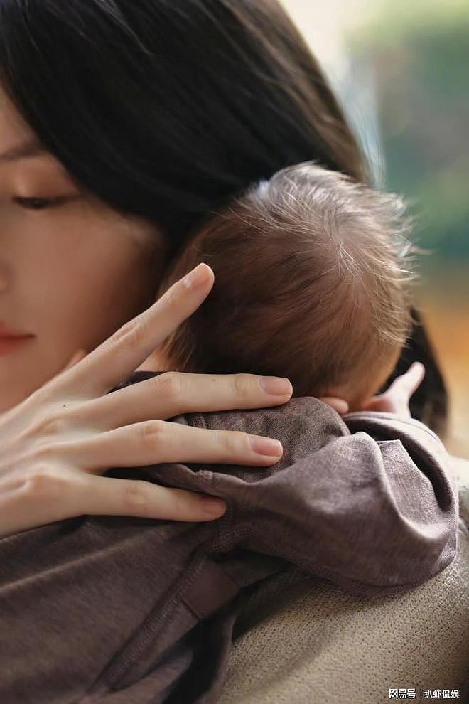 陈伟霆无预警官宣结婚生子，与何穗相恋6年终圆满，众星发声祝福（组图） - 7