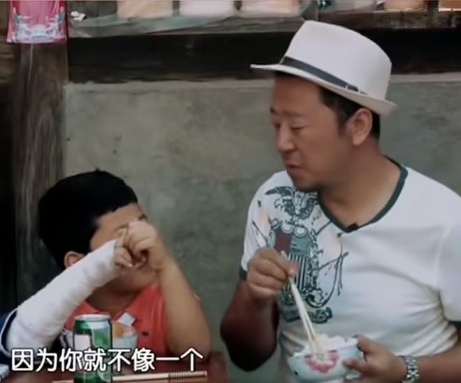 郭涛儿子帅到认不出!18岁身高已185,头发茂密一身肌肉阳刚硬朗(组图) - 6