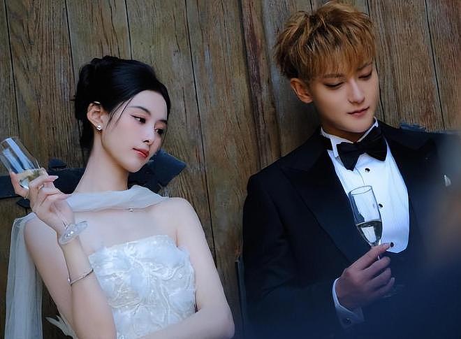 黄子韬徐艺洋秀恩爱到腻，疑奉子成婚，却不敢像陈伟霆何穗官宣（组图） - 1