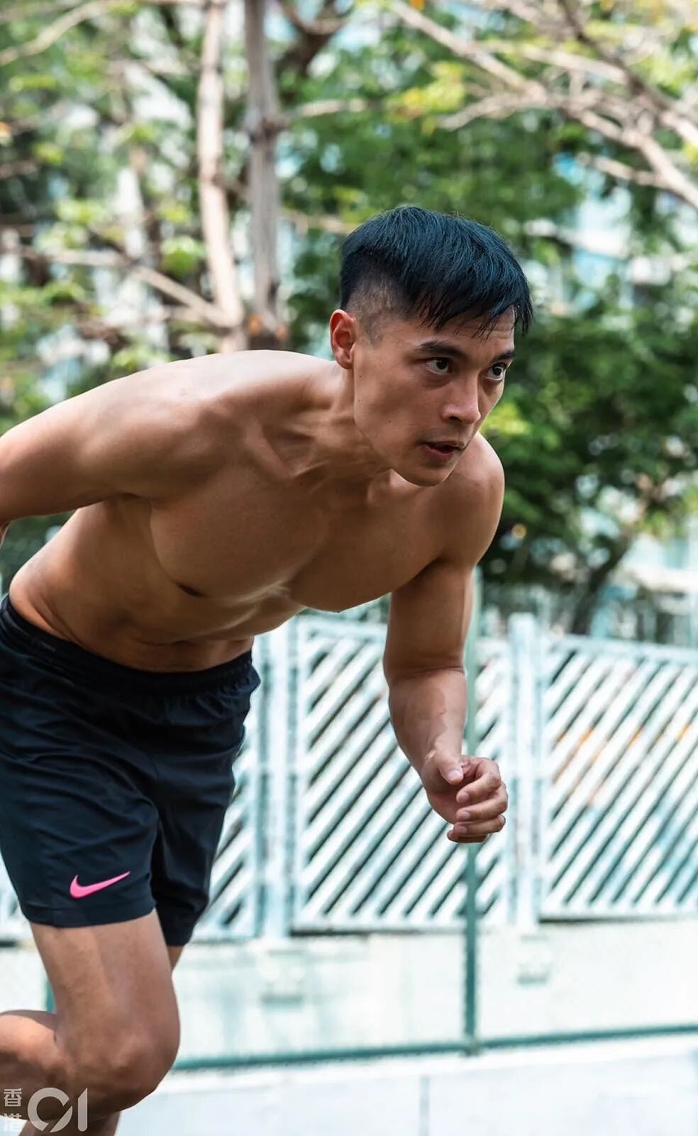 从冠军到保安！香港先生的“落差人生”，背后是一整个行业的寒冬……（组图） - 1